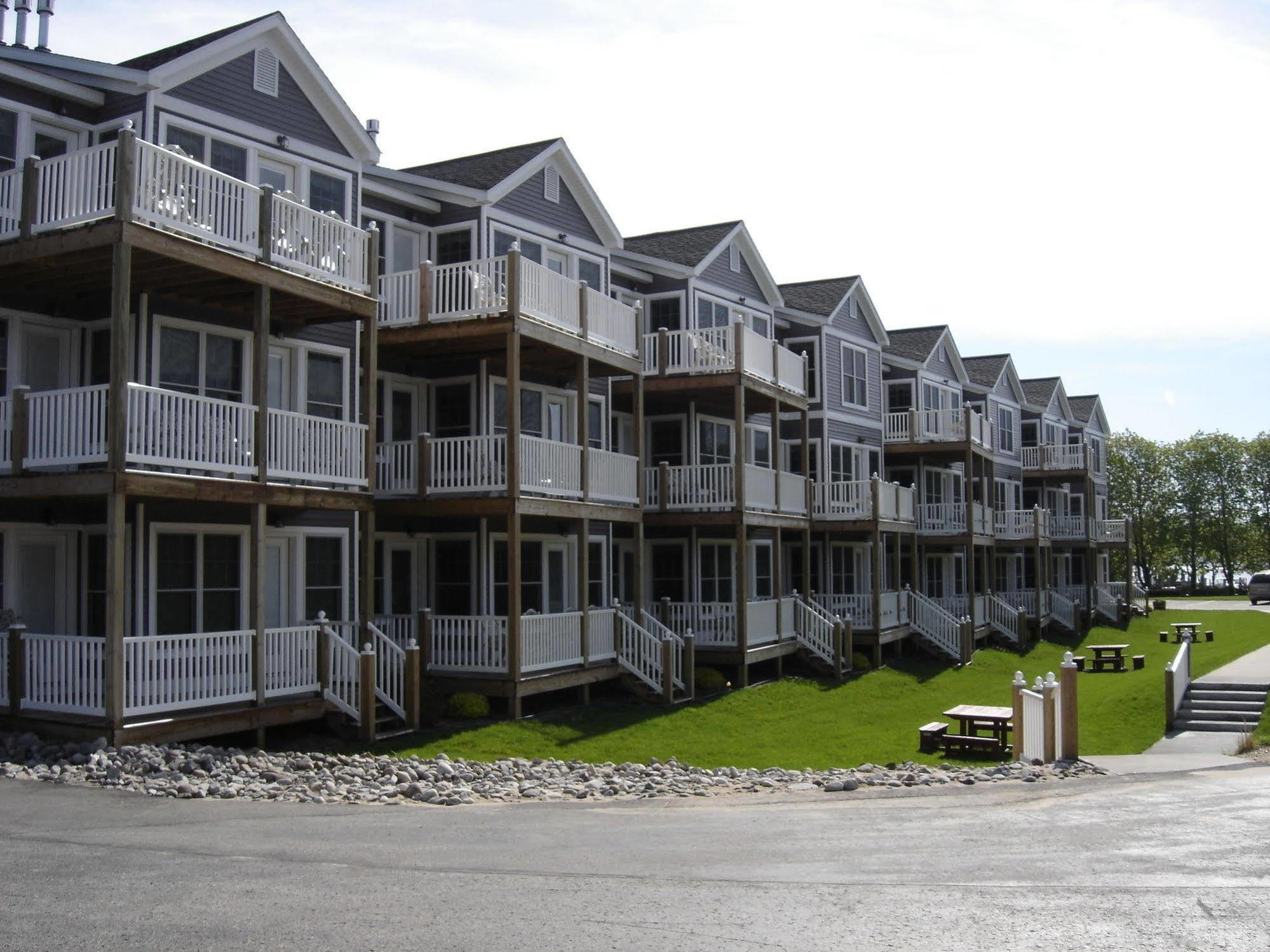 Harbor Lights Resort Frankfort Esterno foto